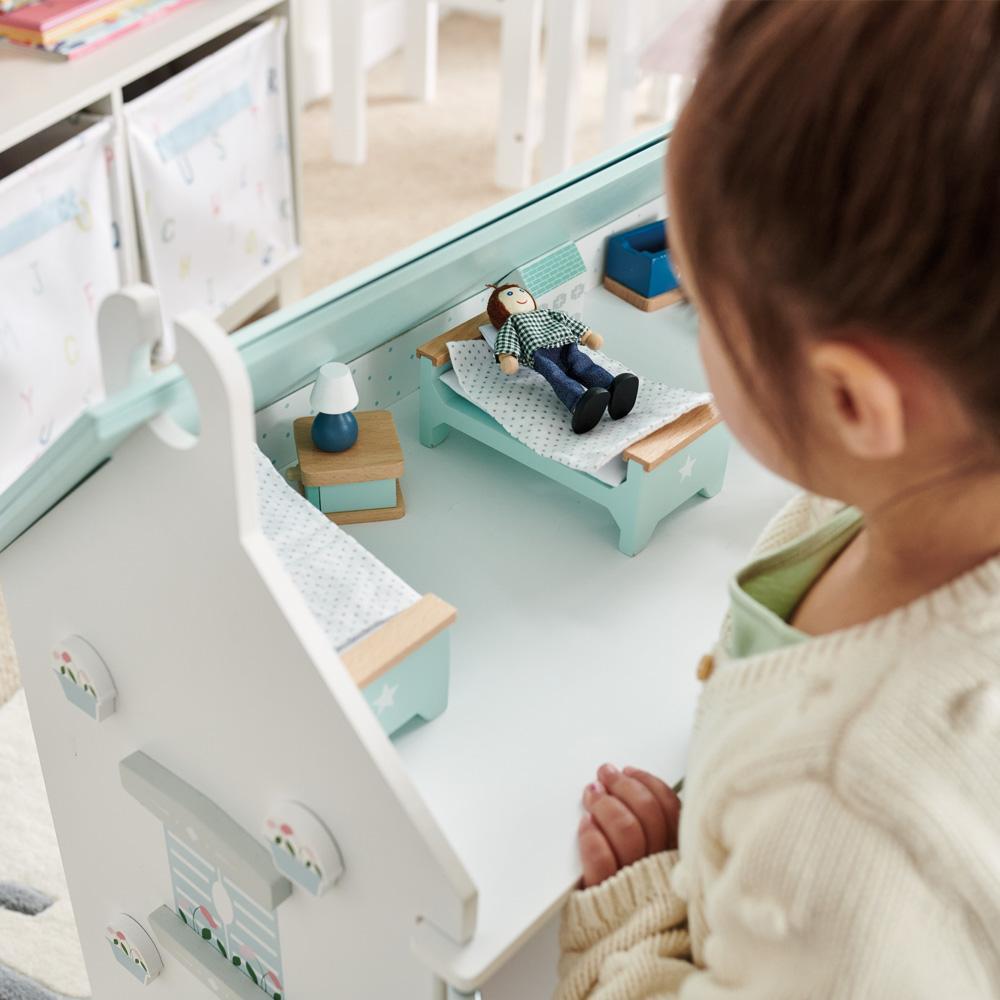 Dolls bedroom furniture