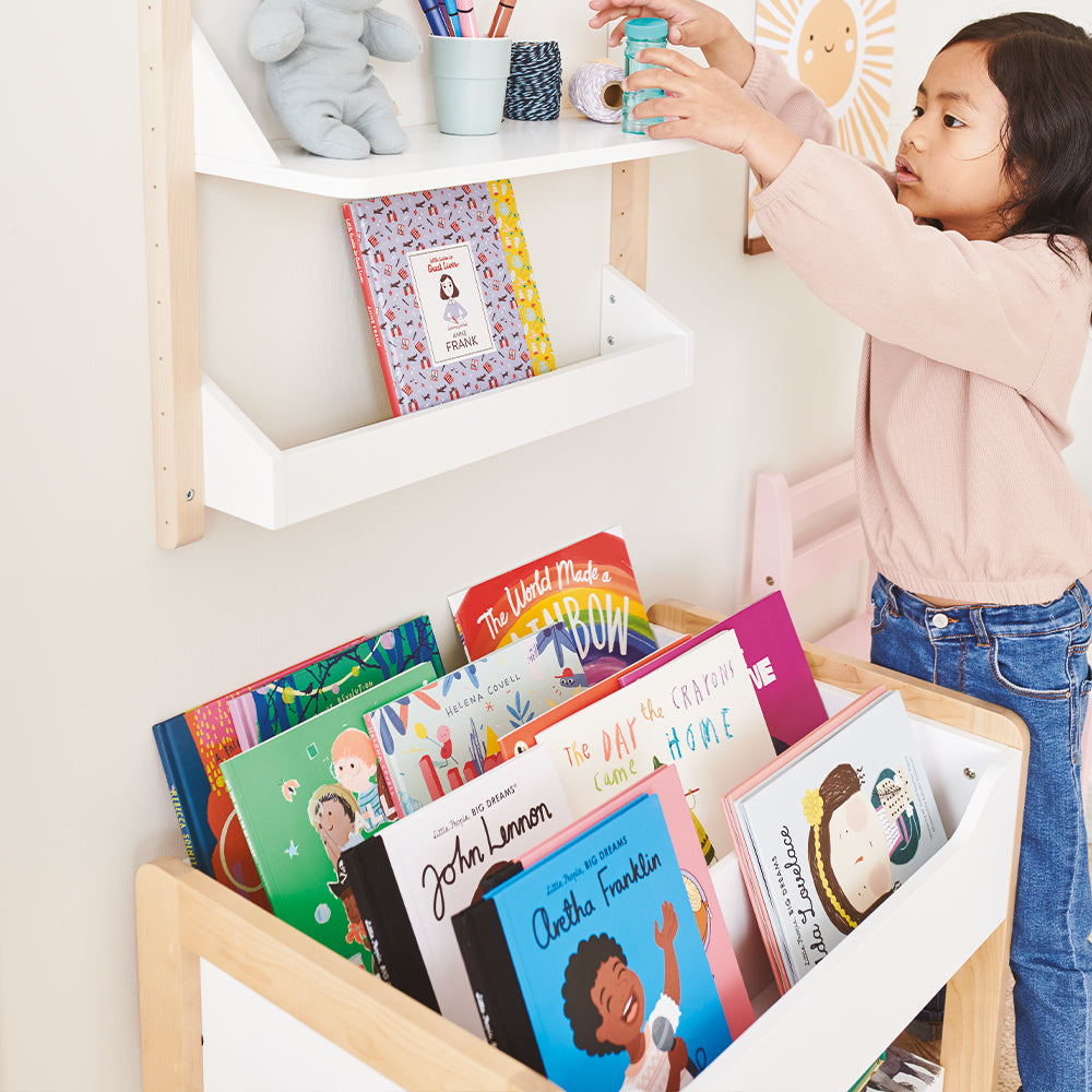 Beanstalk Toddler Front-Facing Bookcase in White